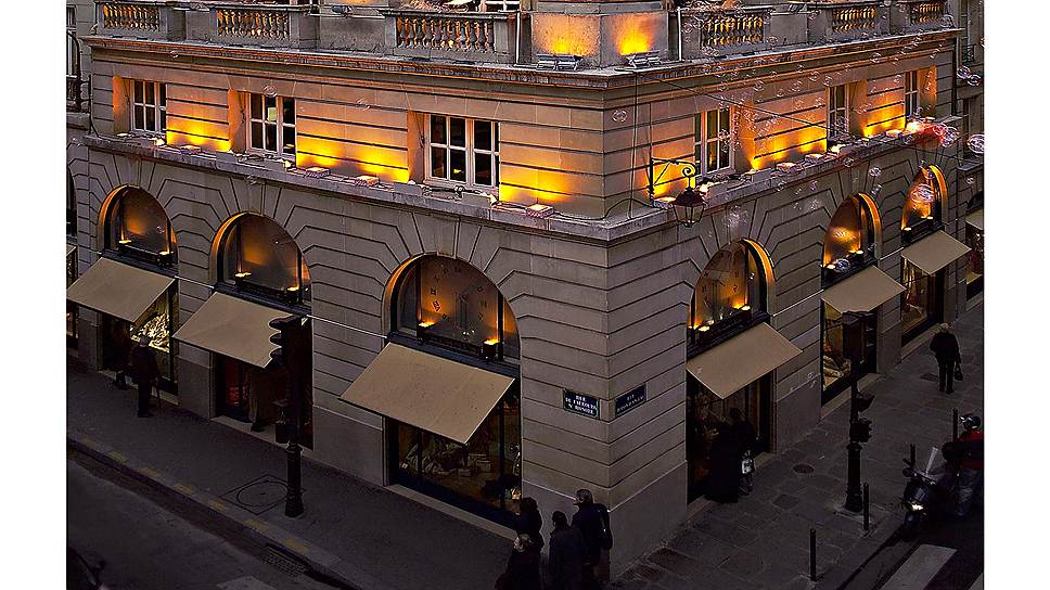 Главный магазин марки Hermes и штаб-квартира компании вот уже 133 года находятся по одному адресу: Париж, улица Фобур Сент-Оноре, дом 24