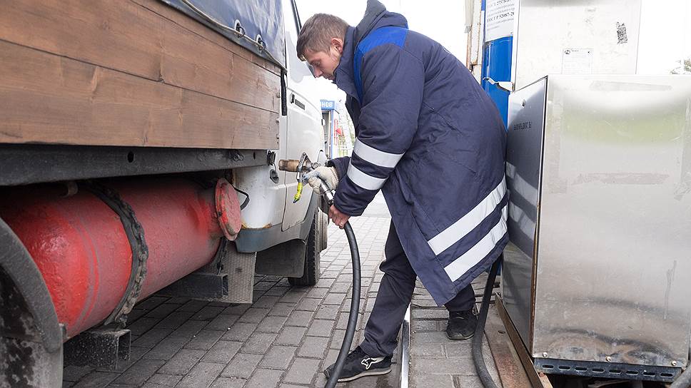 ООО «Газпром газомоторное топливо» до конца 2017 года построит в городе 25 автомобильных газонаполнительных компрессорных станций за 5 млрд рублей