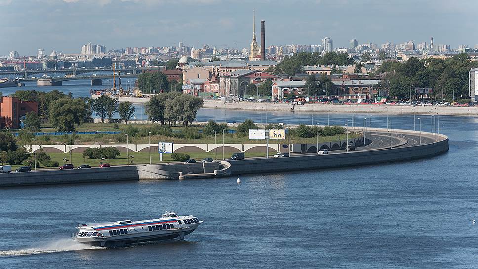 Руководство Средне-Невского судостроительного завода надеется, что катамаран проекта 23290 уберет «Метеоры» с водных маршрутов Петербурга