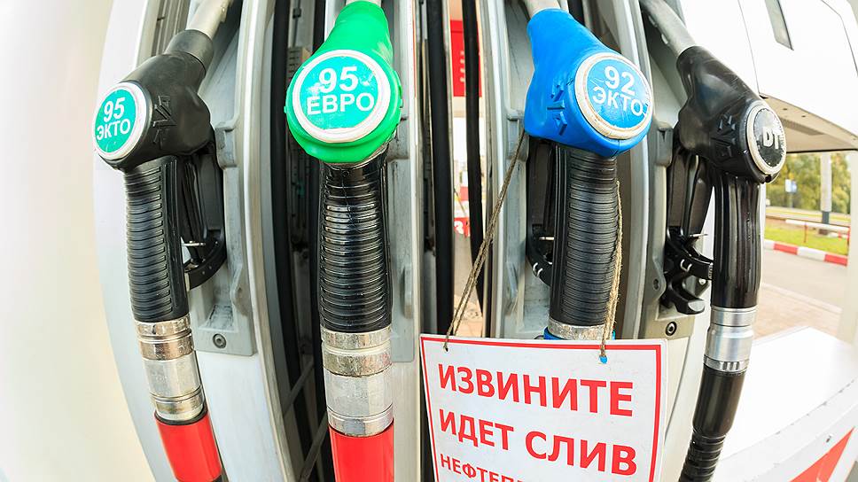 Объем топливного розничного рынка в Петербурге и Ленинградской области составляет около 100 млрд рублей в год, а его насыщенность уже давно исключительно высока
