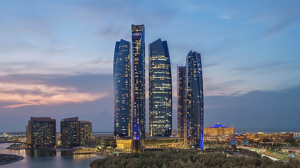 Etihad Towers кажутся объектами из будущего. Здесь снимали несколько сцен из боевика «Форсаж-7» 