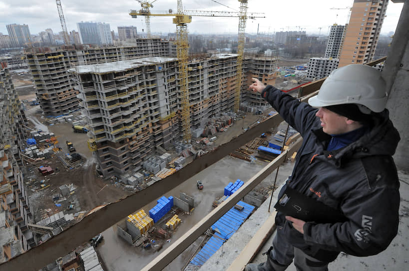 На рынке Петербурга работает более ста компаний, занимающихся генеральным подрядом в строительной отрасли. При этом крупных игроков с серьезными производственными базами насчитывается не более 15–20