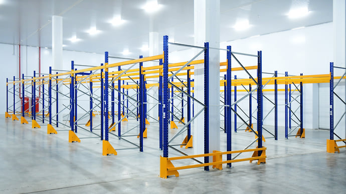 Склады оживляются