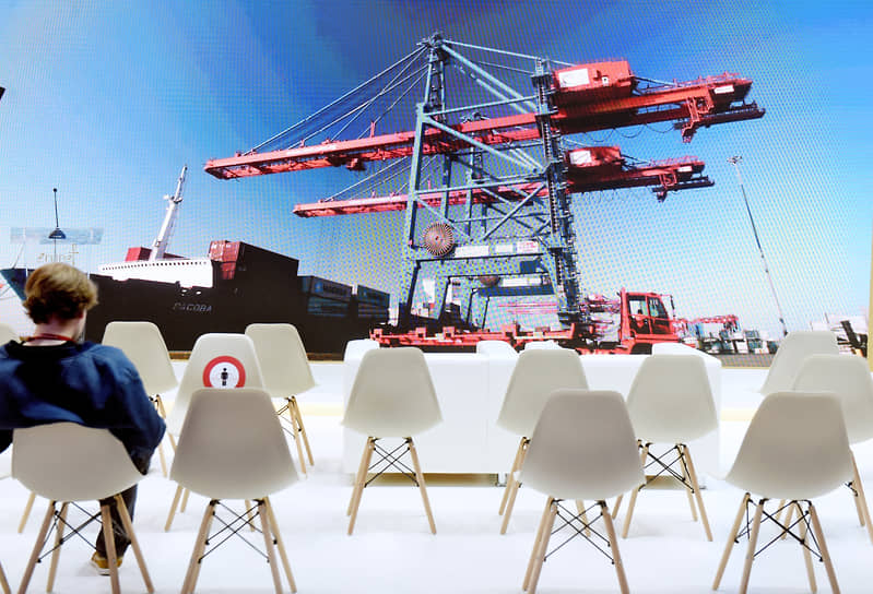 Эксперты подтверждают, что в новых условиях привычные механизмы страхования и расчетов с контрагентами перестали работать