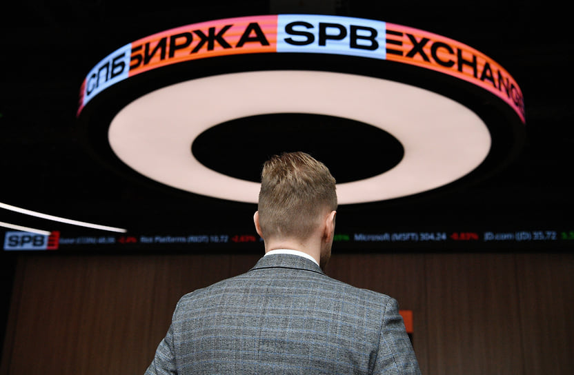 По данным Агентства по страхованию вкладов, в 2025 году объем средств на вкладах граждан достиг нового максимума в 75,9трлн рублей, увеличившись к прошлому году на 9,8%
