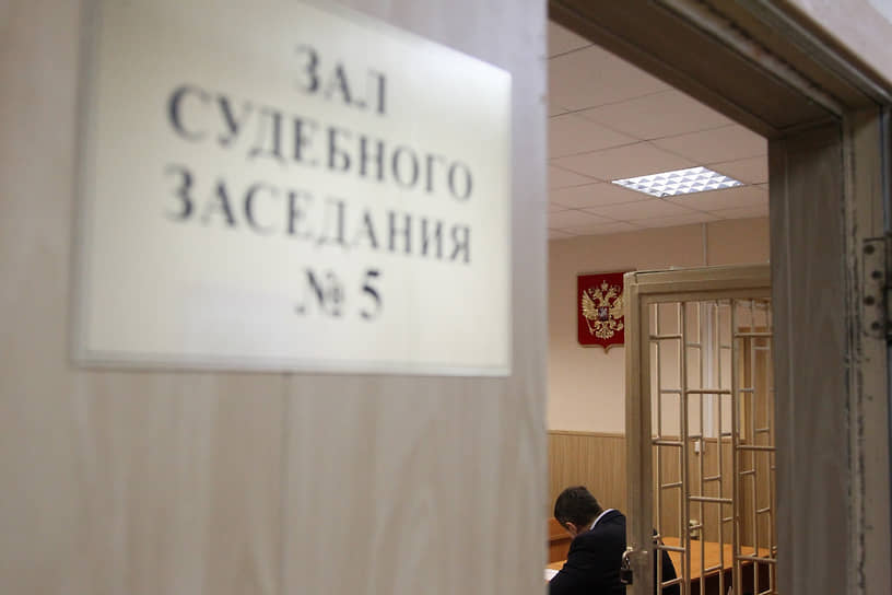 Андрею Инякину предстоит снова занять место подсудимого в зале суда