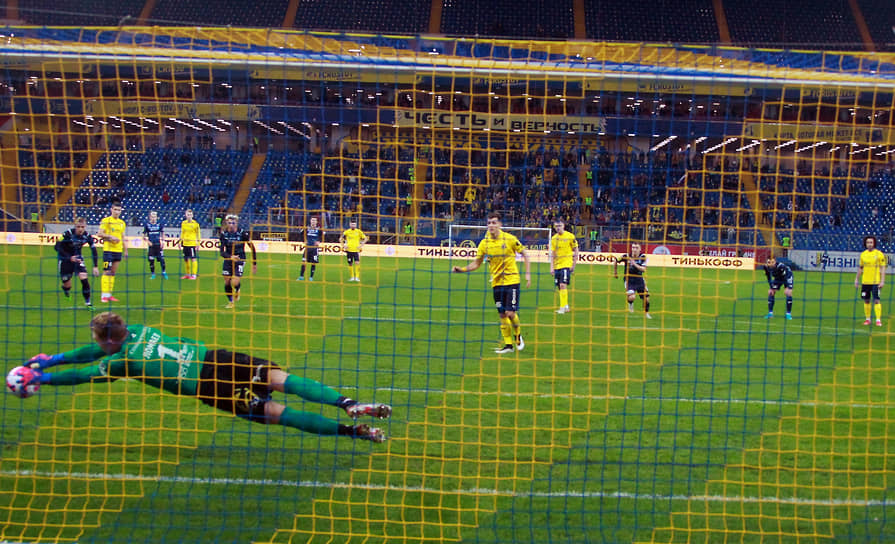 Российская Премьер-Лига (РПЛ). Тинькофф - Чемпионат России по футболу 2021/2022. 19-й тур. Матч между командами &quot;Ростов&quot; (Ростов-на-Дону) - &quot;Крылья Советов&quot; (Самара) на стадионе &quot;Ростов Арена&quot;