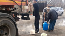 Строительный мусор раздавил водовод в Александровке