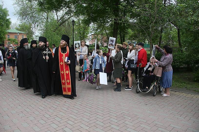 Молебен на братской могиле и шествие &quot;Бессмертный полк&quot; в станице Старочеркасская