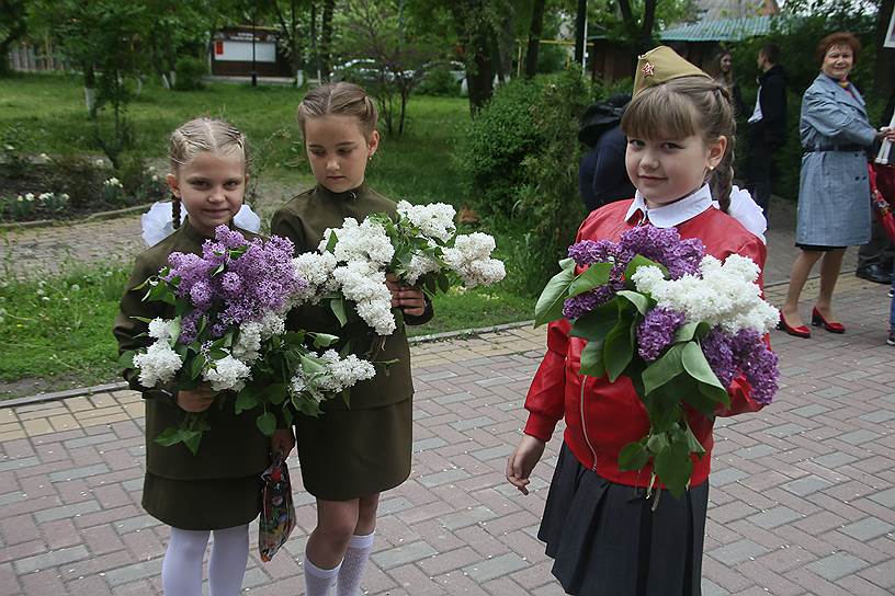 Молебен на братской могиле и шествие &quot;Бессмертный полк&quot; в станице Старочеркасская