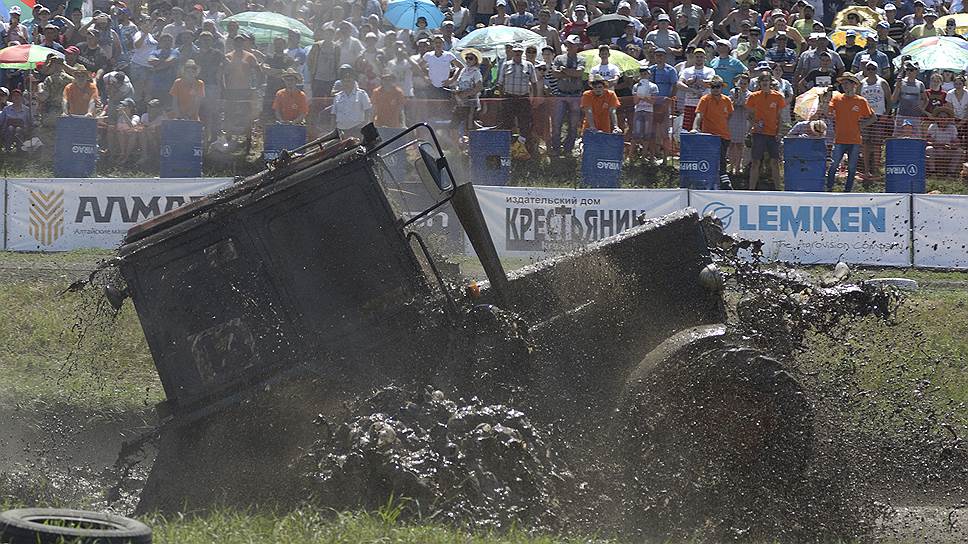 XVII гонки на тракторах «Бизон-Трек-Шоу»
