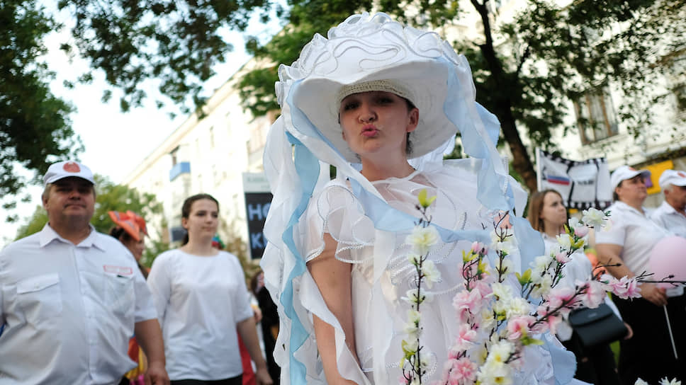 Всероссийская акция «Ночь кино» прошла в Краснодарском крае. В Краснодаре акция открылась марш-парадом духовых оркестров и театрализованным шествием персонажей из отечественных фильмов и мультфильмов