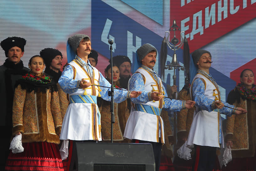 Церемония открытия фестиваля народных промыслов на Театральной площади