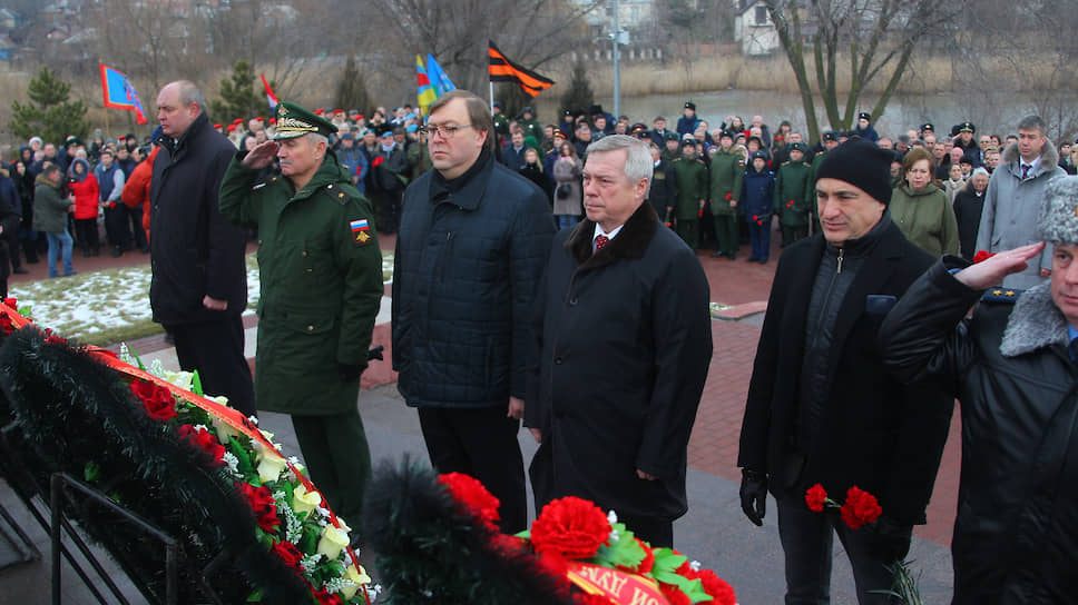 Церемония возложения венков и цветов к мемориальному комплексу «Кумженская роща», посвященная 77-й годовщине со дня освобождения г. Ростова-на-Дону от немецко-фашистских захватчиков.