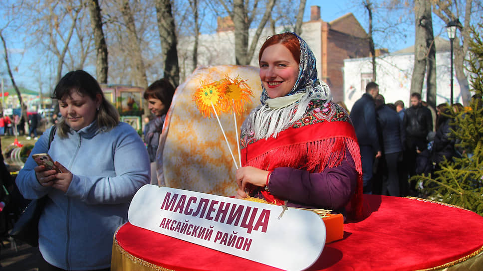 Празднование &quot;Широкой Масленицы&quot; в станице Старочеркасская.