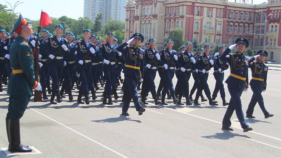 Военный парад на Театральной площади, посвященный 75-летию Победы в Великой отечественной войне