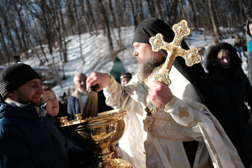 19.01.2020 09:00 - 15:00 Праздник Крещения Господня в Свято-Михайловской Афонской Закубанской пустыни.