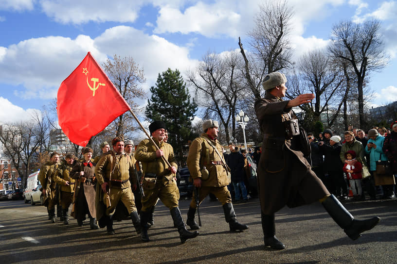 Военно-историческая реконструкция событий 12 февраля 1943 года - день осводождения Краснодара от немецкой оккупации.