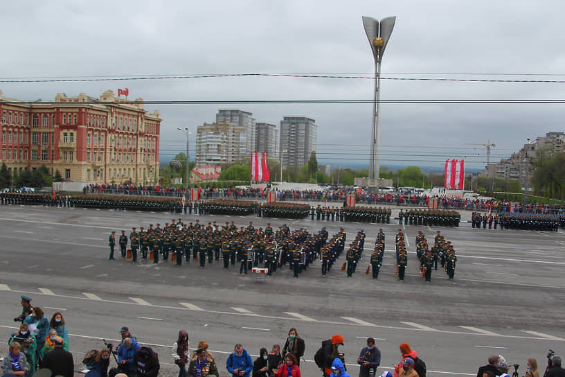 Военный парад на Театральной площади, посвященный 76-летию Победы в Великой Отечественной войне (ВОВ).