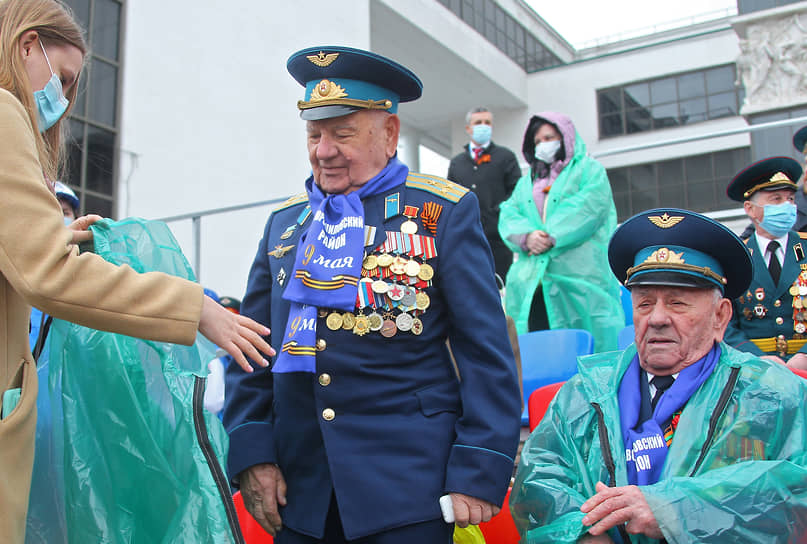 Военный парад на Театральной площади, посвященный 76-летию Победы в Великой Отечественной войне (ВОВ).