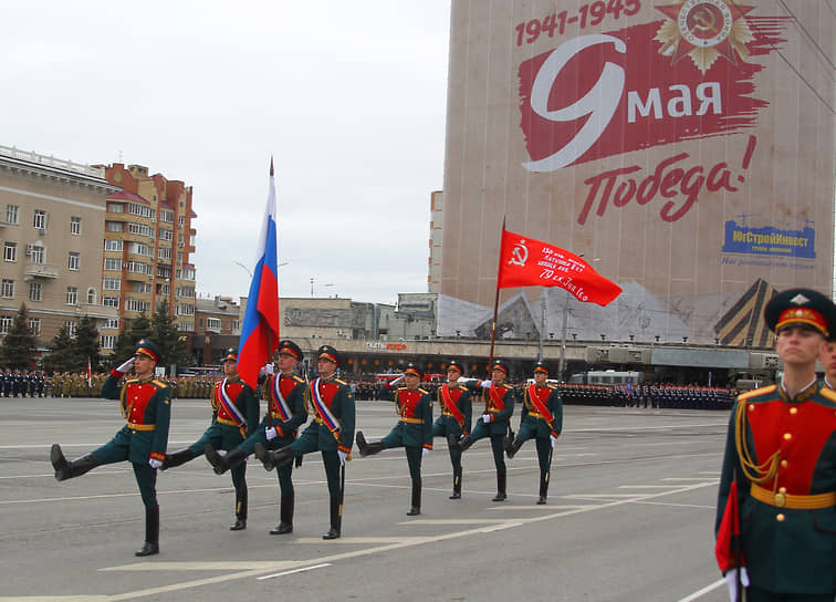 Военный парад на Театральной площади, посвященный 76-летию Победы в Великой Отечественной войне (ВОВ).