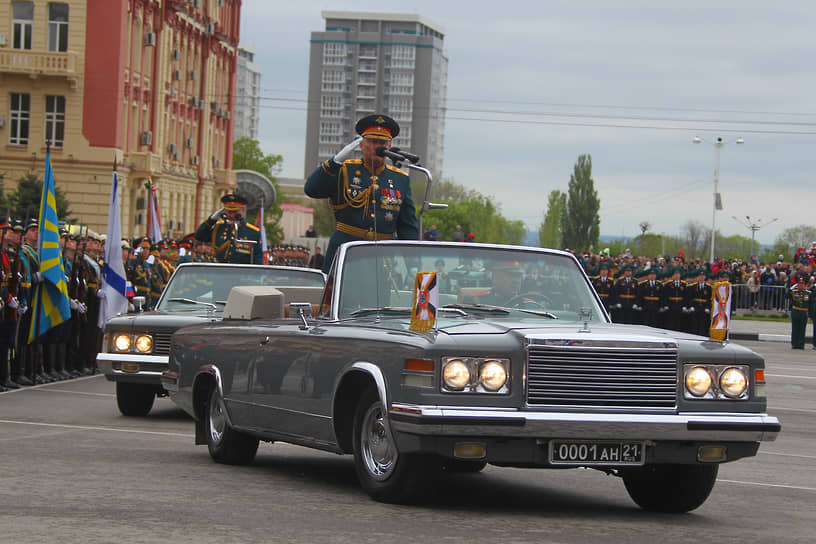 Военный парад на Театральной площади, посвященный 76-летию Победы в Великой Отечественной войне (ВОВ).