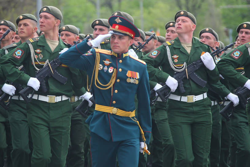 Военный парад на Театральной площади, посвященный 76-летию Победы в Великой Отечественной войне (ВОВ).