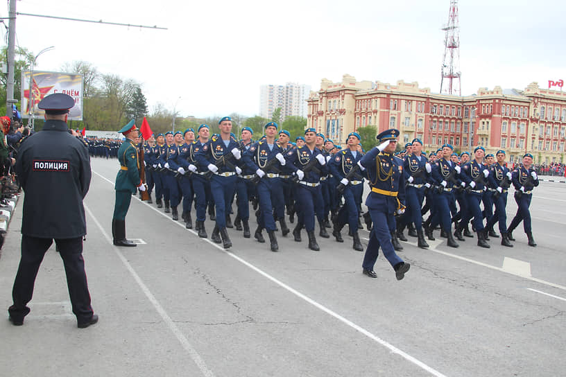 Военный парад на Театральной площади, посвященный 76-летию Победы в Великой Отечественной войне (ВОВ).