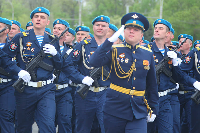 Военный парад на Театральной площади, посвященный 76-летию Победы в Великой Отечественной войне (ВОВ).