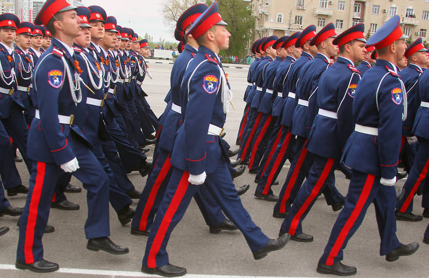 Военный парад на Театральной площади, посвященный 76-летию Победы в Великой Отечественной войне (ВОВ).
