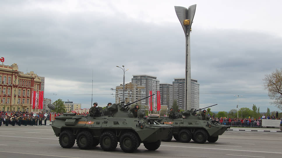 Военный парад на Театральной площади, посвященный 76-летию Победы в Великой Отечественной войне (ВОВ).