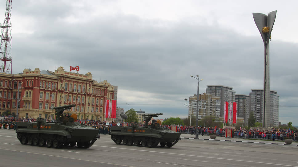 Военный парад на Театральной площади, посвященный 76-летию Победы в Великой Отечественной войне (ВОВ).
