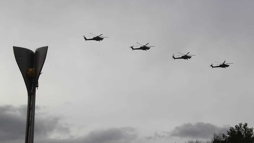 Военный парад на Театральной площади, посвященный 76-летию Победы в Великой Отечественной войне (ВОВ).