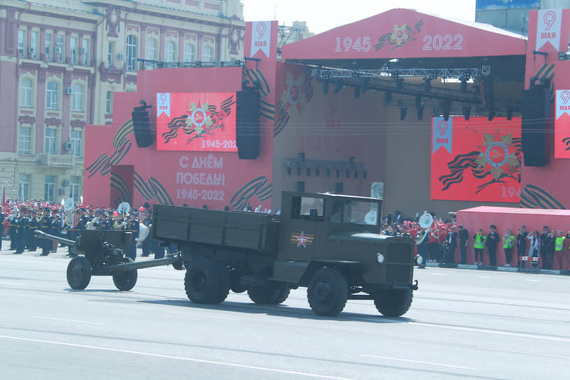 Военный парад на Театральной площади, посвященный 77-й годовщине Победы в Великой Отечественной войне