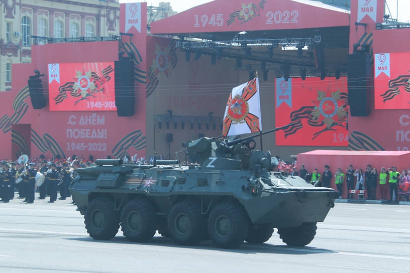 Военный парад на Театральной площади, посвященный 77-й годовщине Победы в Великой Отечественной войне