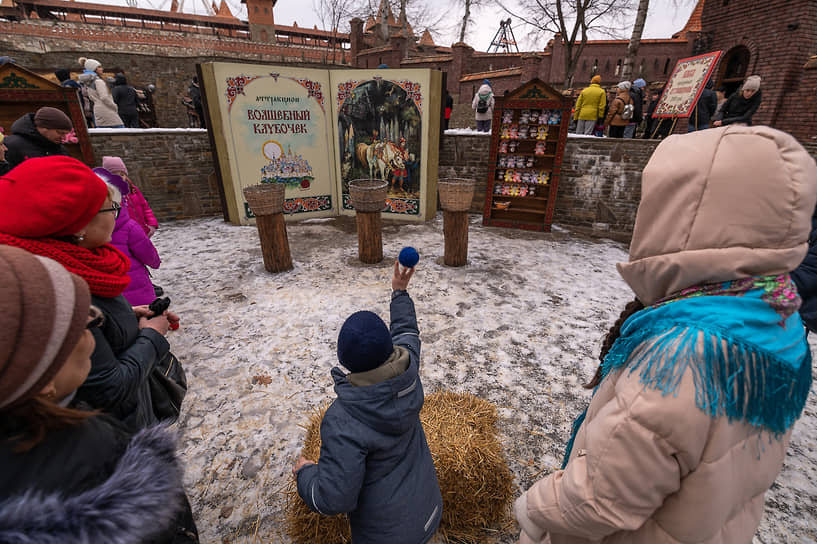 Празднование &quot;Широкой Масленицы&quot; в Лога-Парке