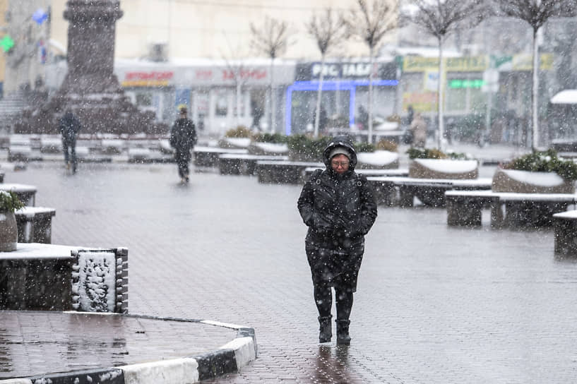 Снег в городе