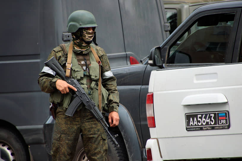 Ситуация в Ростове-на-Дону. Военнослужащие на улице города.