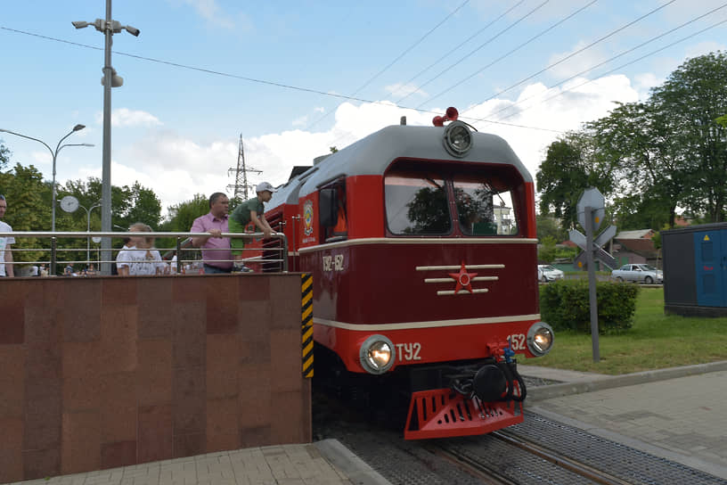 Такие тепловозы производились на Калужском машиностроительном заводе с 1955 по 1958 год. Всего было выпущено около 300 тепловозов этой серии