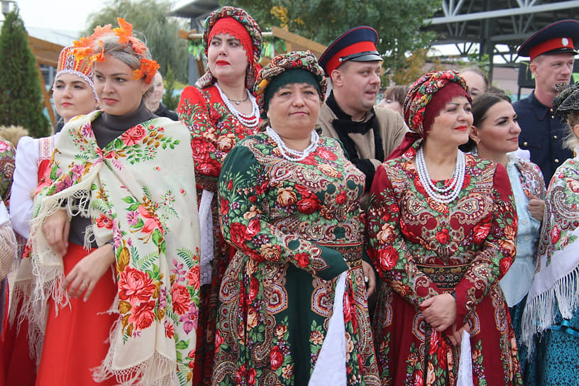 Фестиваль &quot;День Донского урожая&quot; в парке &quot;Левобережный&quot;. Выставка-ярмарка фермерской продукции, товаров виноделов и ремесленников