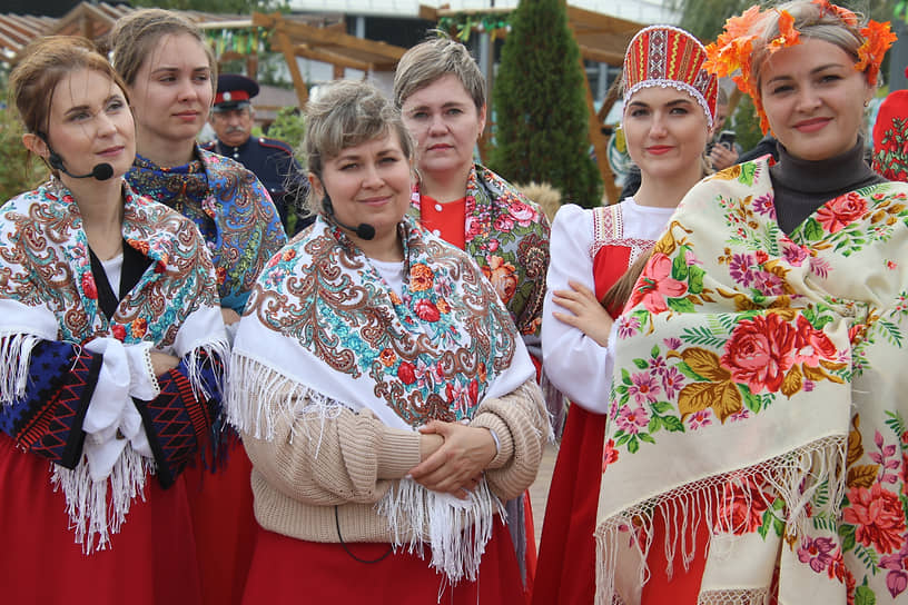 Фестиваль &quot;День Донского урожая&quot; в парке &quot;Левобережный&quot;. Выставка-ярмарка фермерской продукции, товаров виноделов и ремесленников