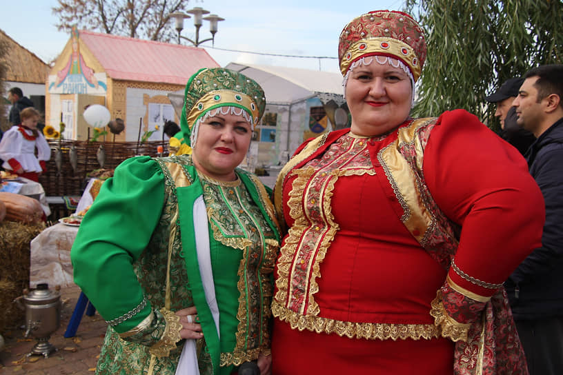 Фестиваль &quot;День Донского урожая&quot; в парке &quot;Левобережный&quot;. Выставка-ярмарка фермерской продукции, товаров виноделов и ремесленников