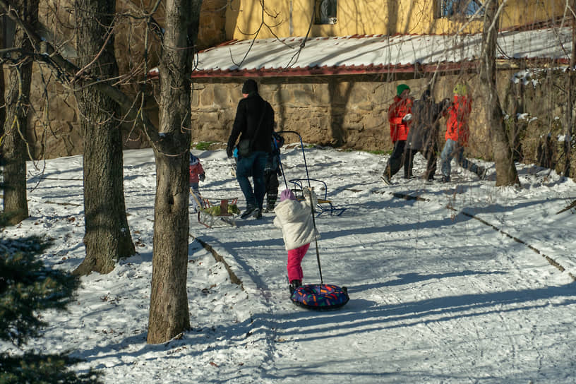 Снег в городе