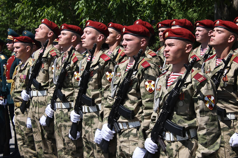 Акция &quot;Парад у дома Ветерана&quot; в преддверии 79-й годовщины Победы в Великой Отечественной войне