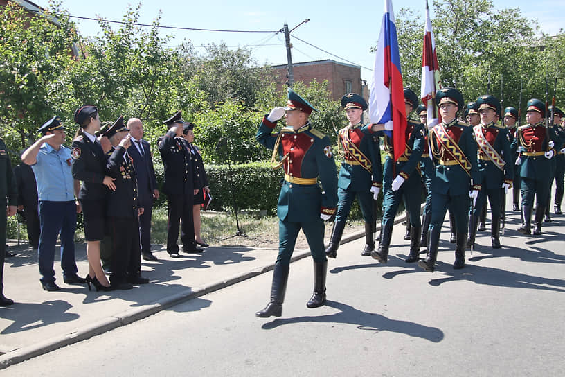 Акция &quot;Парад у дома Ветерана&quot; в преддверии 79-й годовщины Победы в Великой Отечественной войне