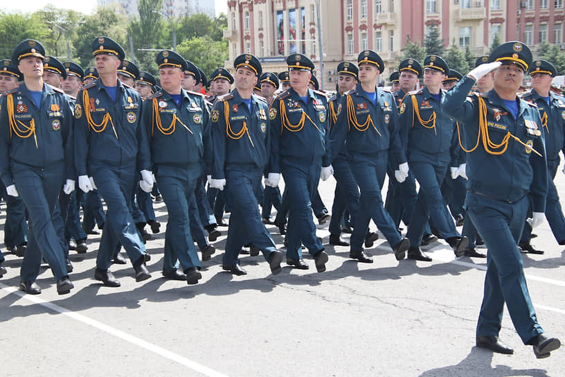 Военный парад на Театральной площади, посвященный 79-й годовщине Победы в Великой Отечественной войне. Парадные расчеты военнослужащих во время парада