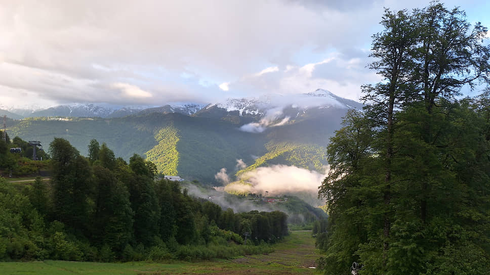 Горы в закатных лучах