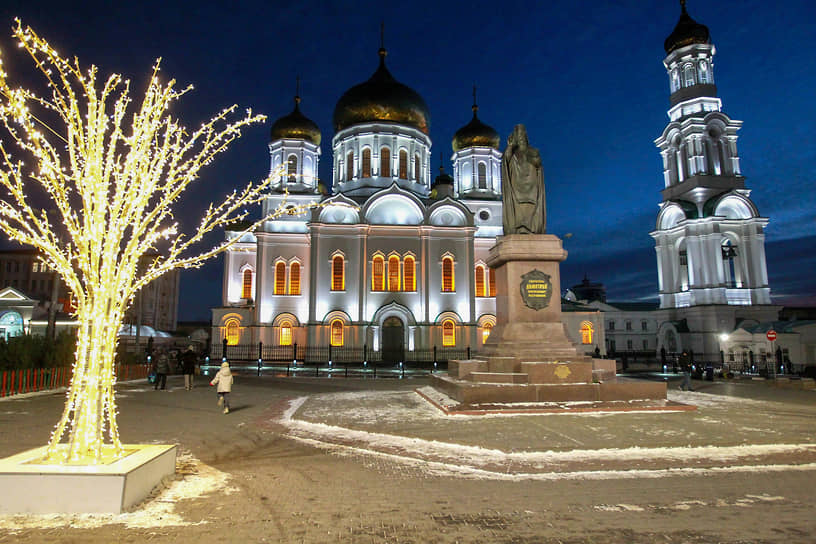 Собор Рождества Пресвятой Богородицы особенно величественен с подсветкой