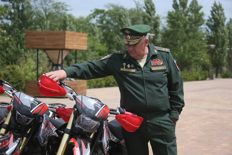 Вручение военным наград и мотоциклов проходило в ростовском парке «Левобережный»