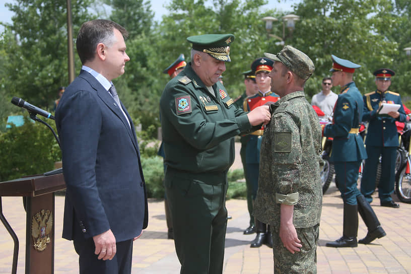 Вручение военным наград и мотоциклов проходило в ростовском парке «Левобережный»
